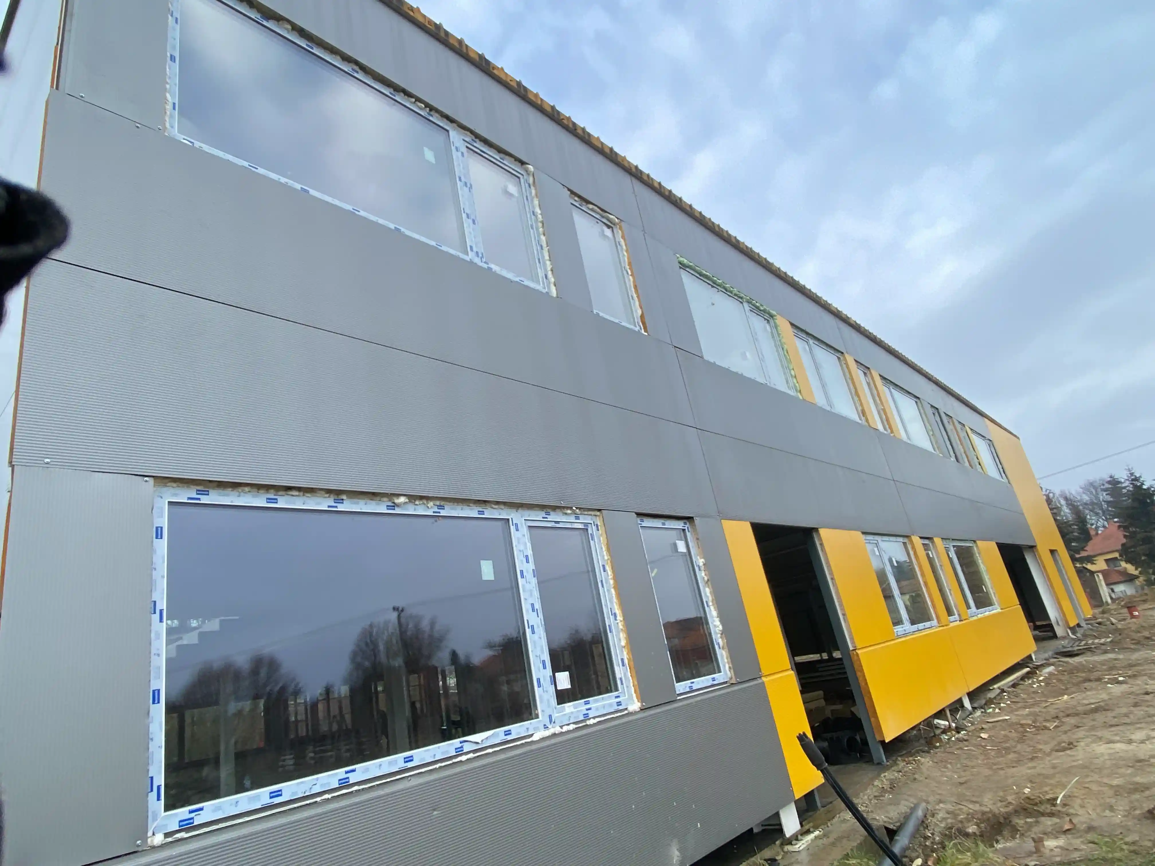 Kültéri és beltéri ajtók, ablakakok szerelése